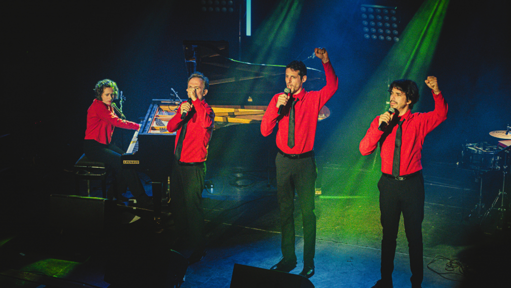 Les Goguettes, 4 chansonniers sur la scène du Casino à L'Ile d'Yeu pendant le festival Les Berniques en Folie