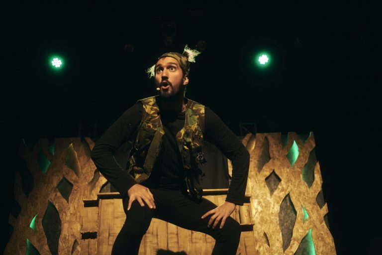 adaptation théâtre pour enfant de la célèbre BD le loup en slip