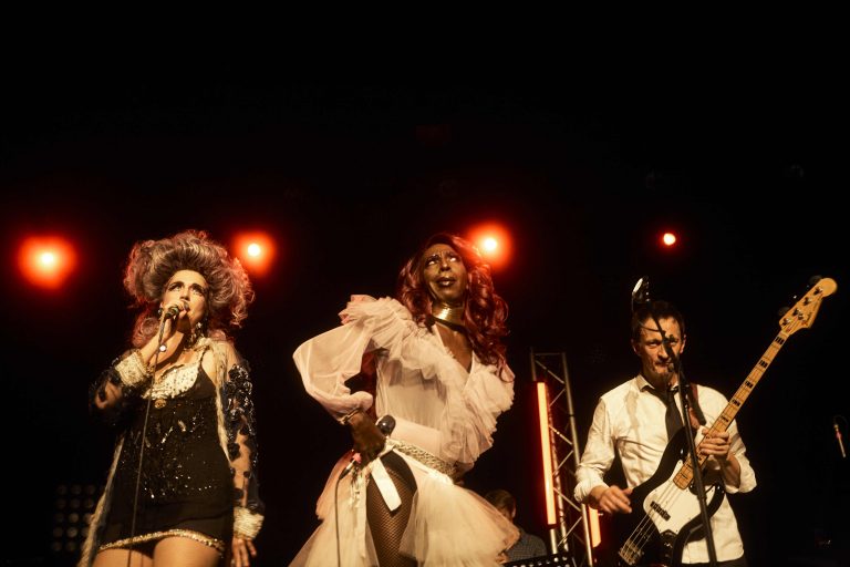Le petit cabaret spectacle chantant reprise de tubes intemporels